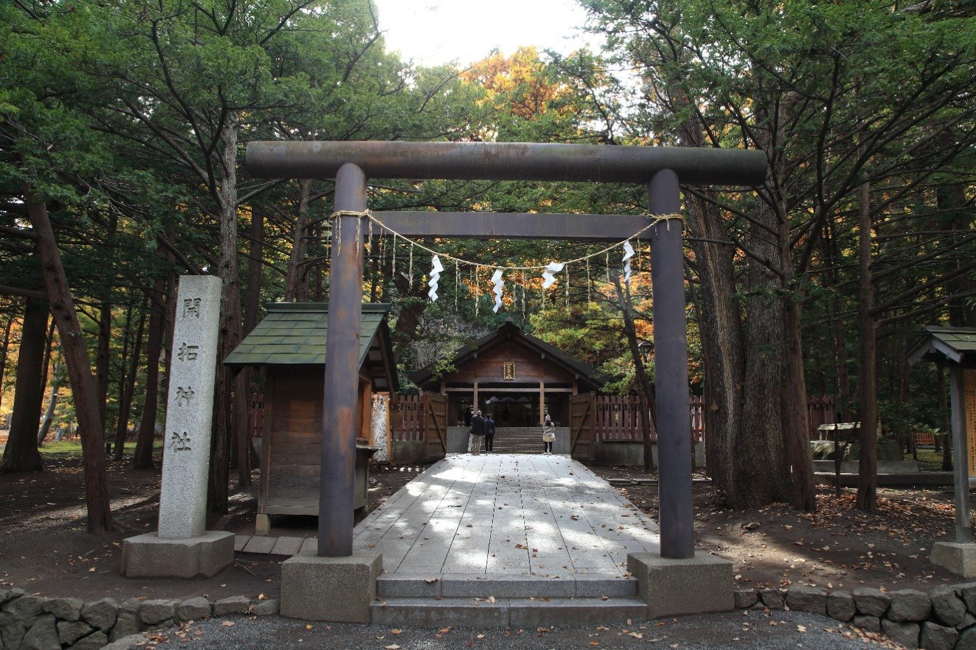 パワースポットともいわれる開拓神社