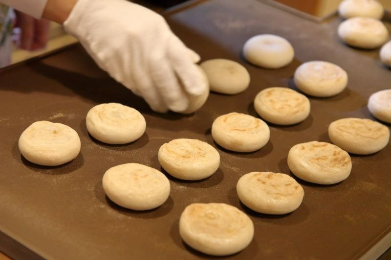 ここでしか食べられない焼きたての「判官さま」