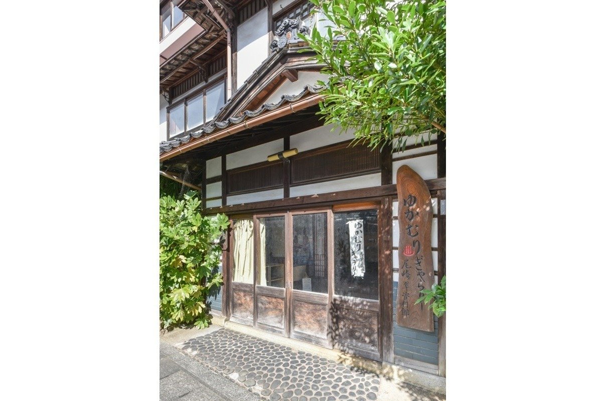 築約90年になる老舗旅館の旧館の1室を活用