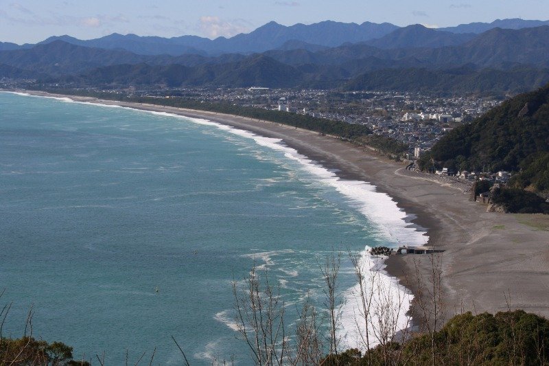 東屋から眺める七里御浜