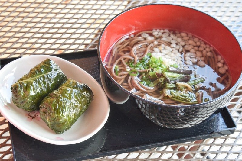 「めはり寿し 山菜そばセット」920円