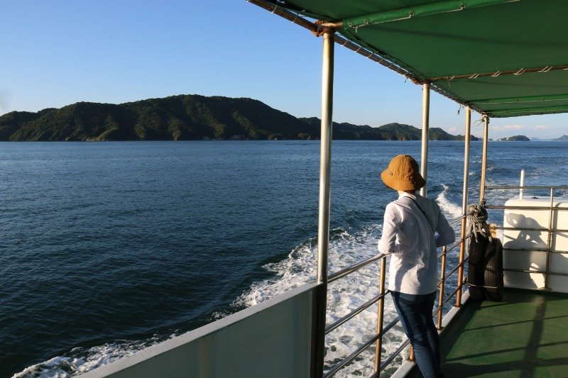 船上から眺める答志島