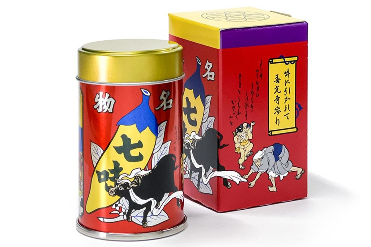 "牛に引かれて善光寺"の説話を描いた「善光寺参り缶」14g540円。善光寺界隈のみで販売