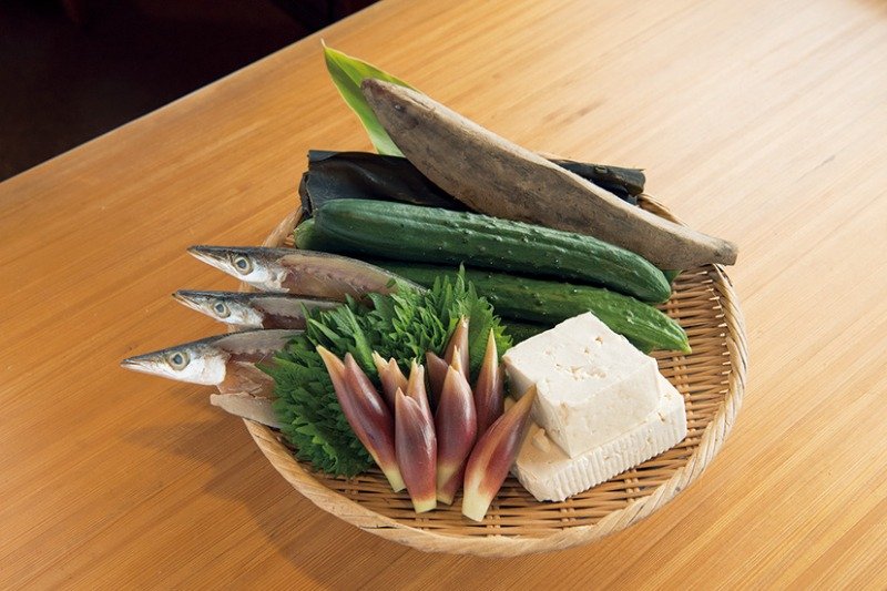 宮崎県が生産量日本一のキュウリは、冷や汁に欠かせない具材