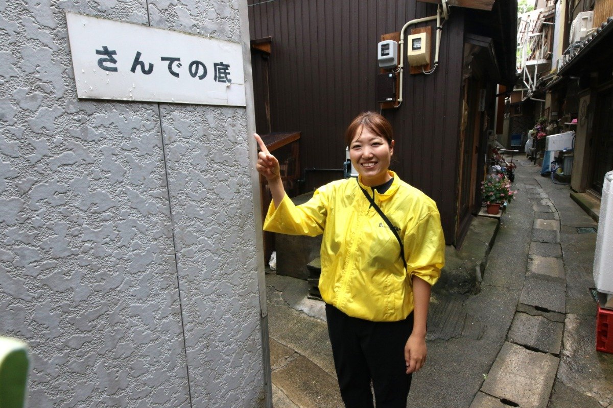 世古道の所どころに設置された案内板