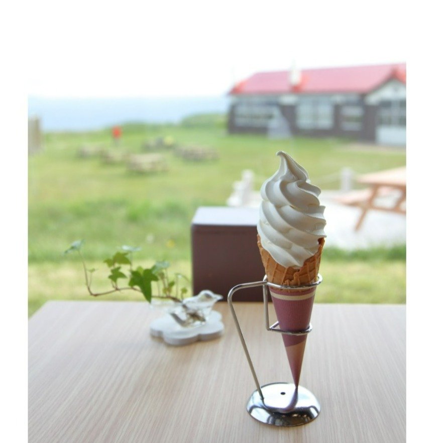 カフェの「ソフトクリーム」500円は豊富牛乳を使用