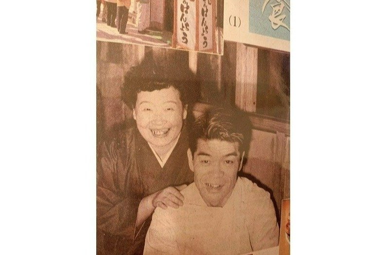 豚丼を考案した初代・阿部秀司さんと、看板娘だった妻のウメさん