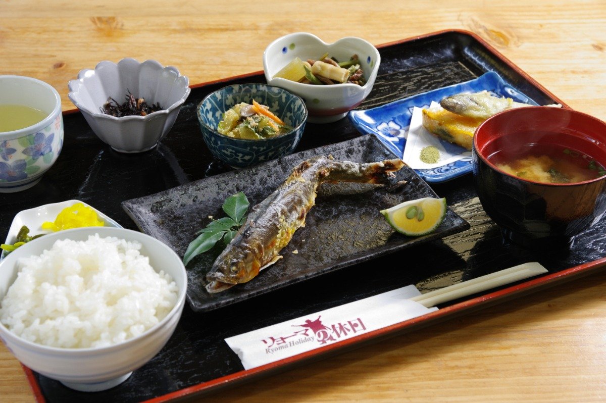 「天然鮎の塩焼き御膳」1800円