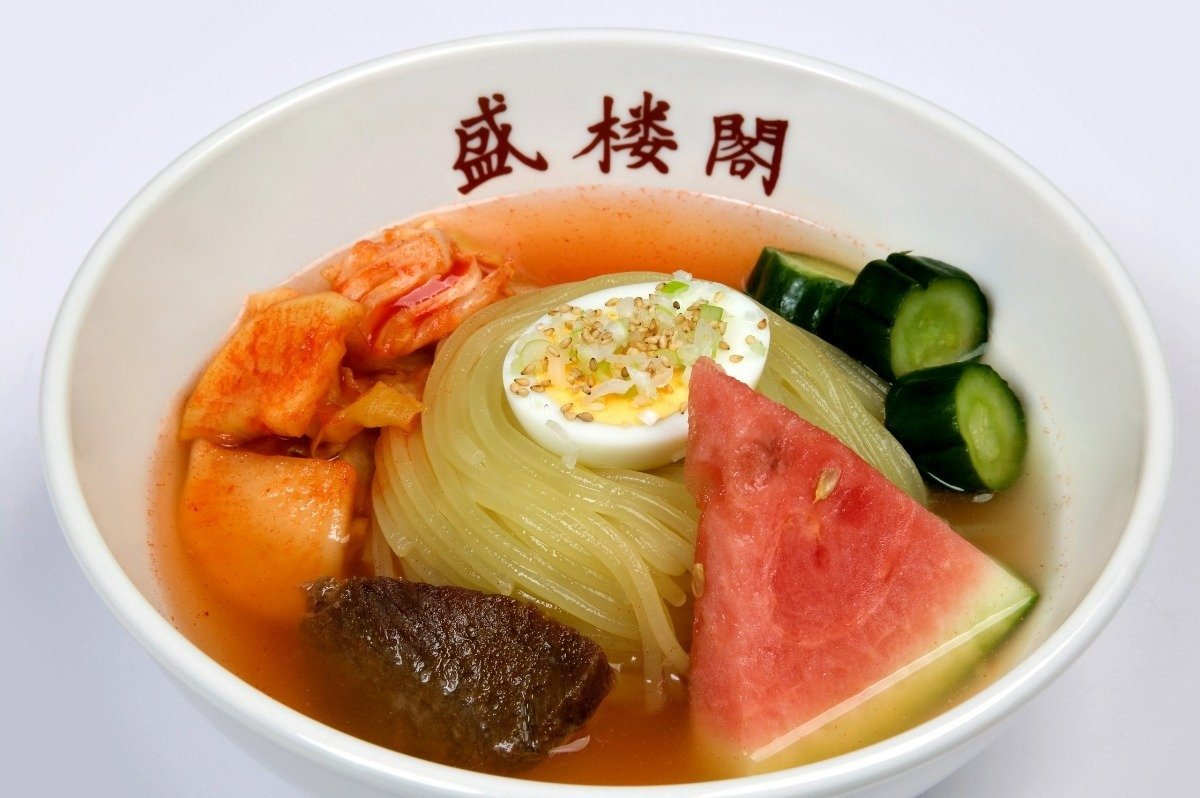 6段階の辛さと「辛み別」が選べる「盛楼閣冷麺」1300円
