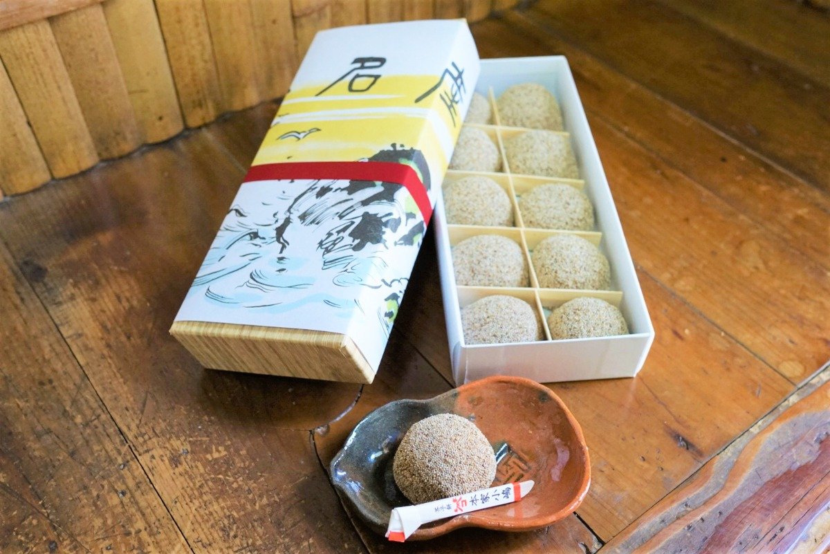 「本家小嶋」の芥子餅。千利休が愛した味を現代に伝える