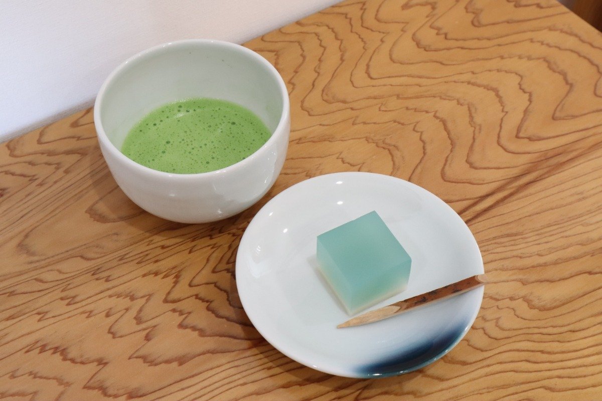 土曜限定で抹茶と味わえるカフェ営業も開始