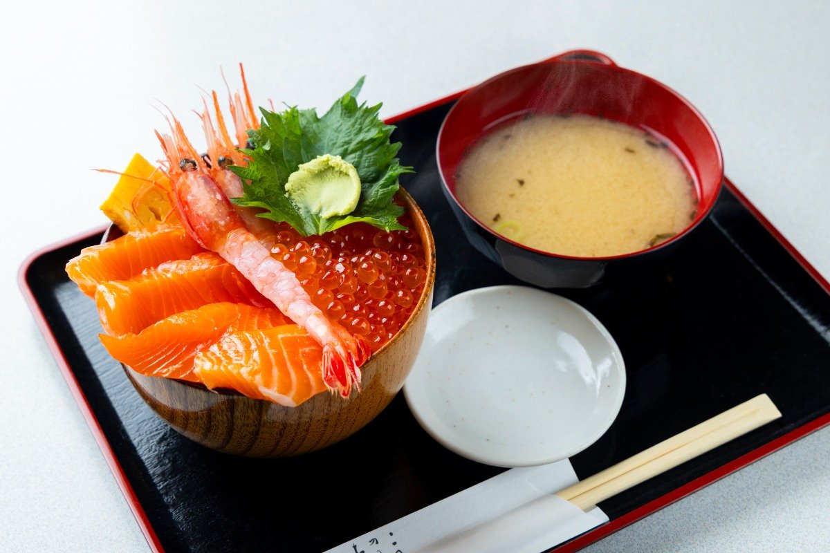 「選べる海鮮丼」（3品選んで）2400円