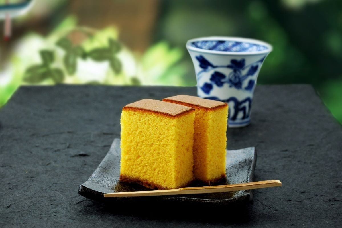 長崎銘菓 「特撰和三盆カステラ」（長崎本舗）