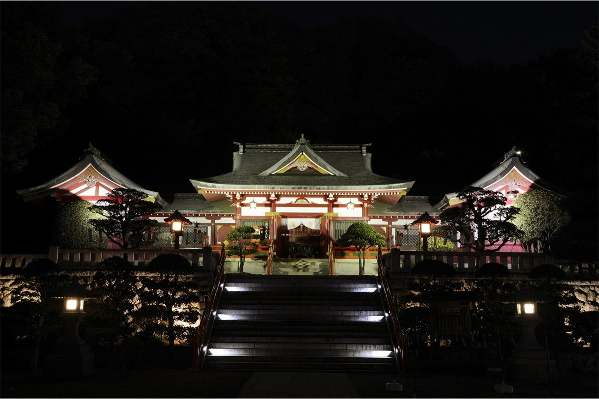 社殿の夜間ライトアップは通年実施　写真／（公社）栃木県観光物産協会