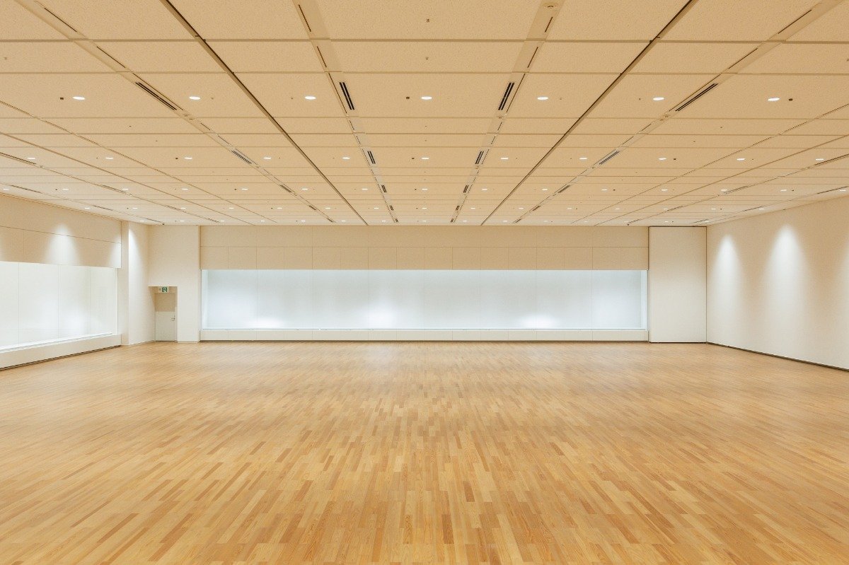 企画展示室では、国内外の多様な芸術文化に触れられる企画展が行なわれます