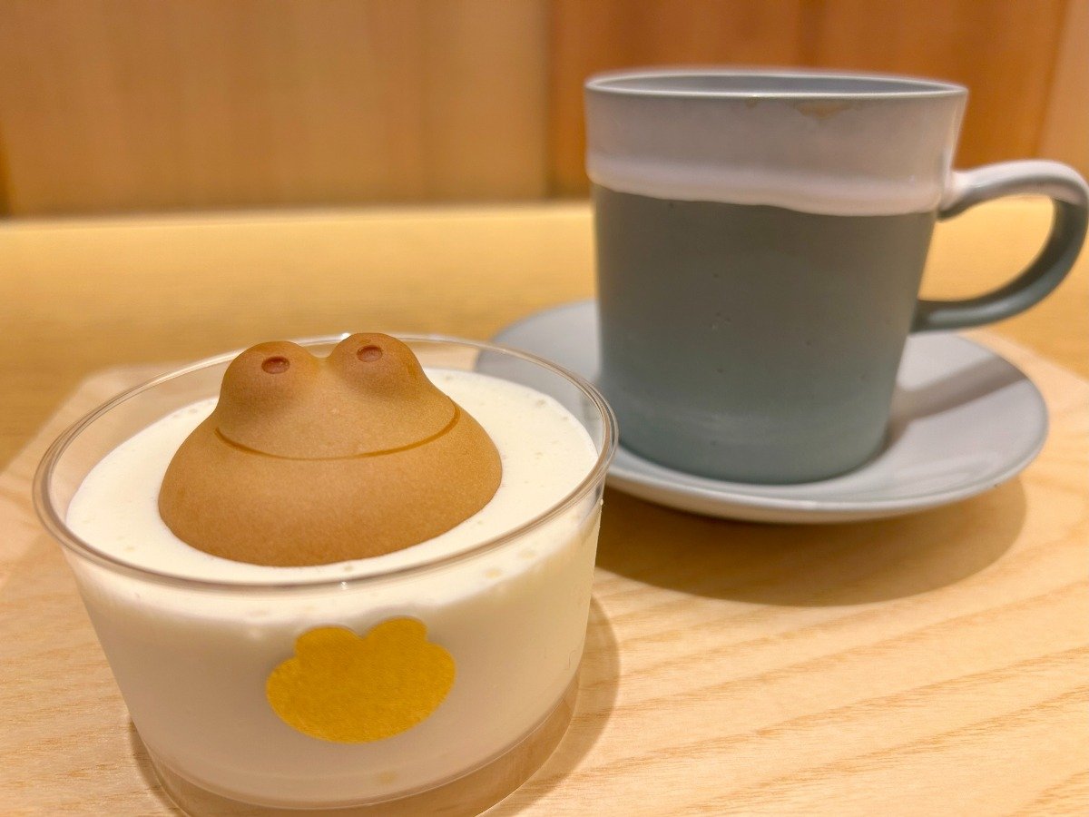 「カエルのミルク風呂」ドリンク付き869円