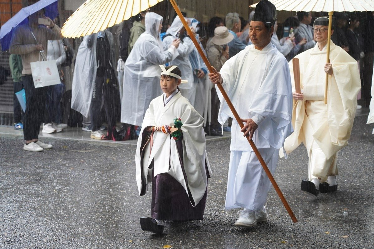 山口祭には神職のこどもも奉仕。真っすぐなまなざし