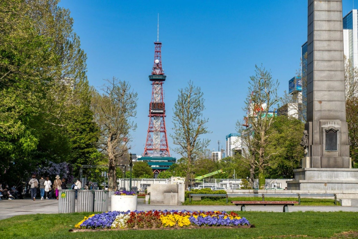 大通西1丁目から大通西12丁目まで約1.5キロ続く公園