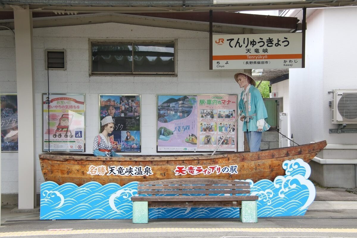 ライン舟下りの船頭さんたちがお出迎え