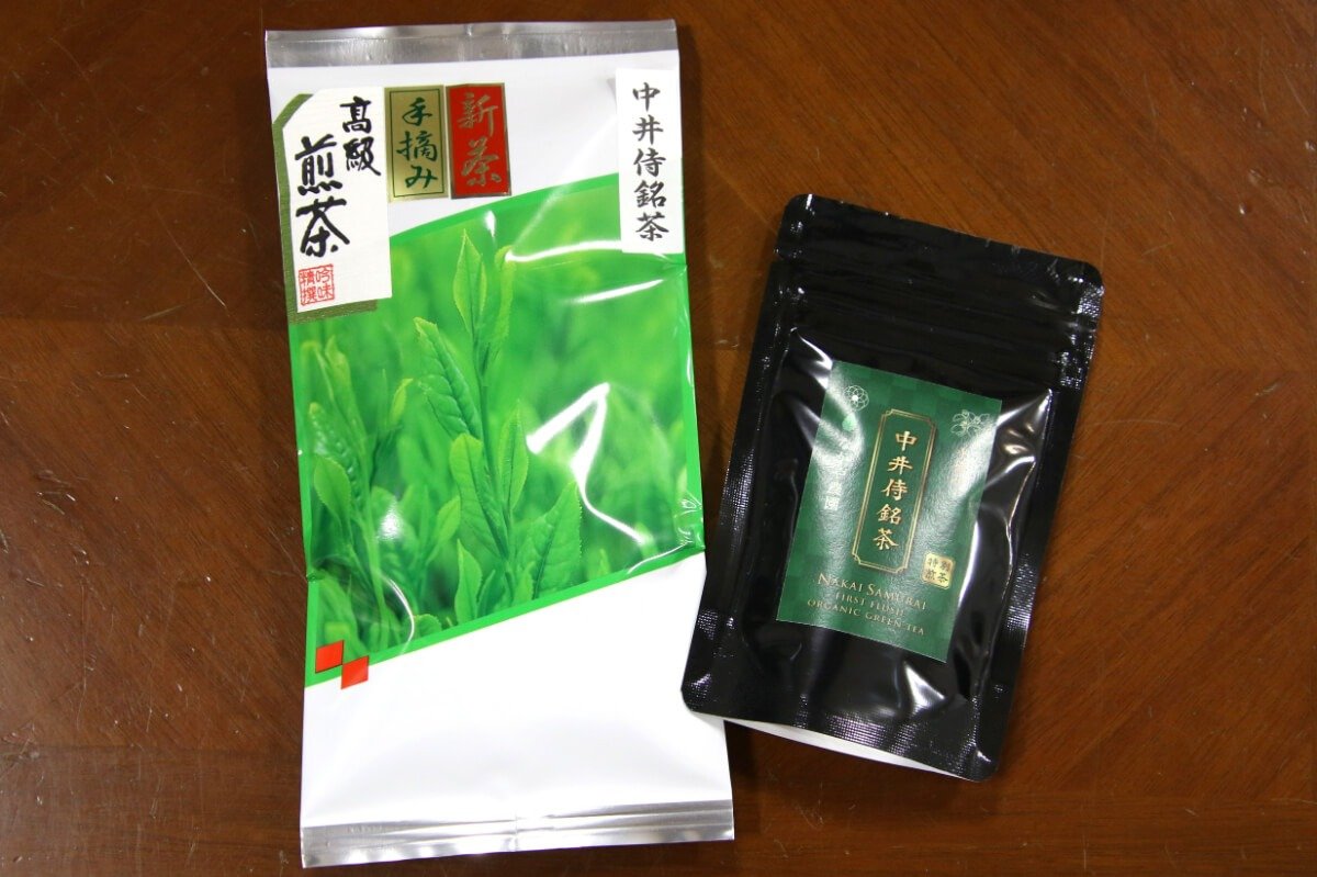 「中井侍銘茶」左／100g1600円、右／20g650円（いずれも税込）