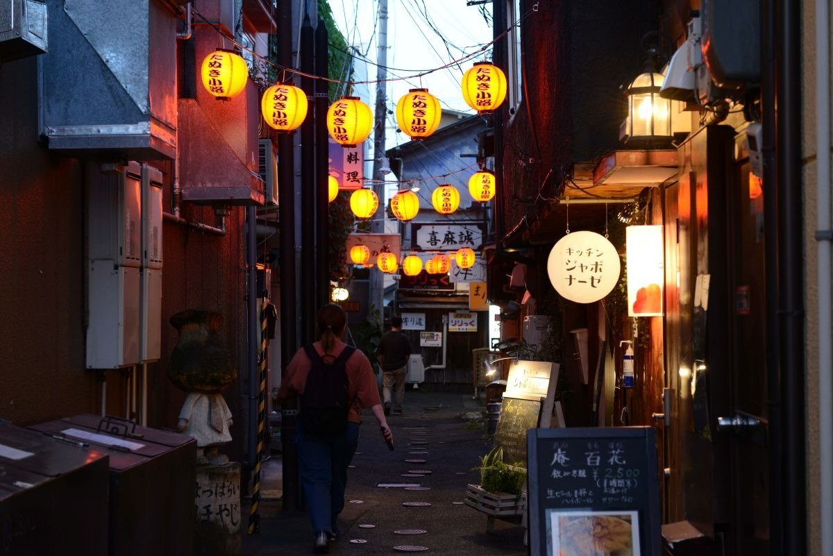 「大人の休日倶楽部・八戸の横丁篇」のCM撮影地にもなった「たぬき小路」