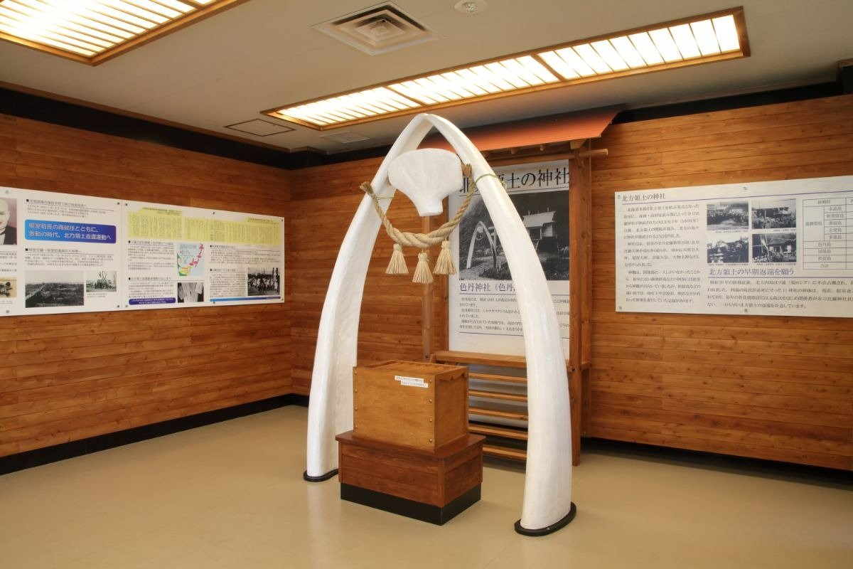 実物は10メートル以上あったといわれる色丹（しこたん）神社の鳥居