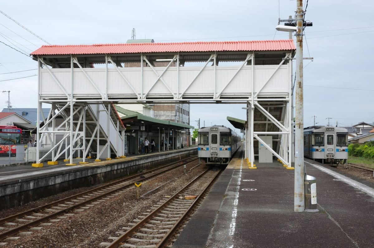 土佐山田駅の跨（こ）線橋