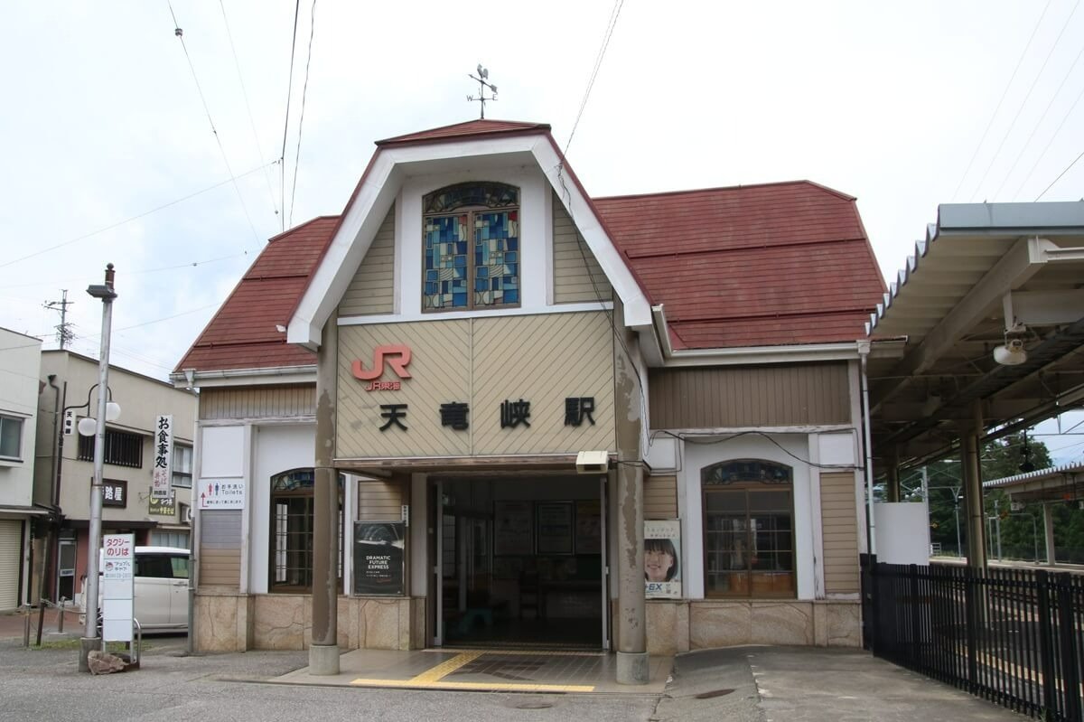 名勝・天龍峡への下車駅