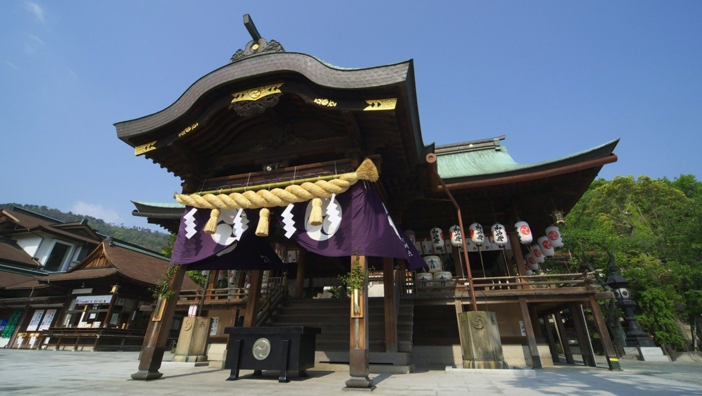 918（延喜18）年の創建以来、高松の守り神として信仰されています