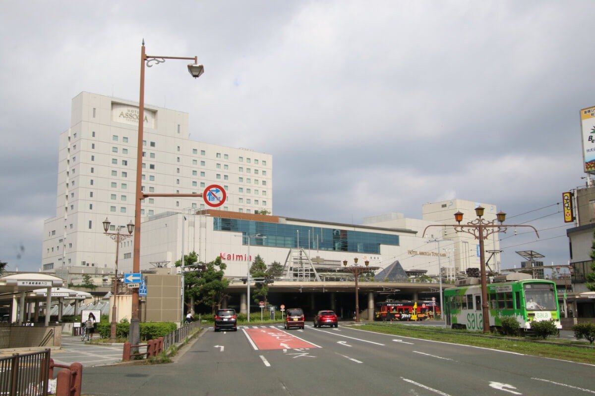 豊橋駅と路面電車