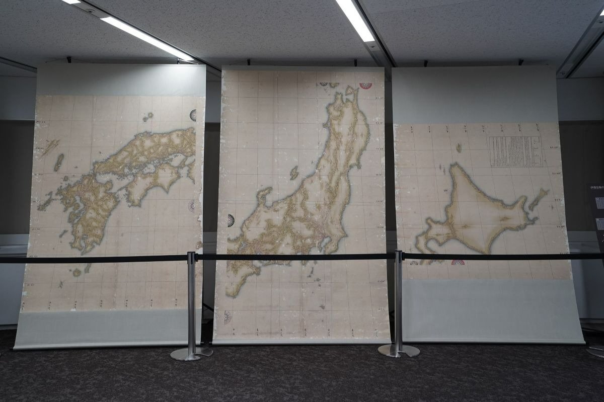 2025年に重要文化財への指定が答申された「實測輿地圖」（複製展示）