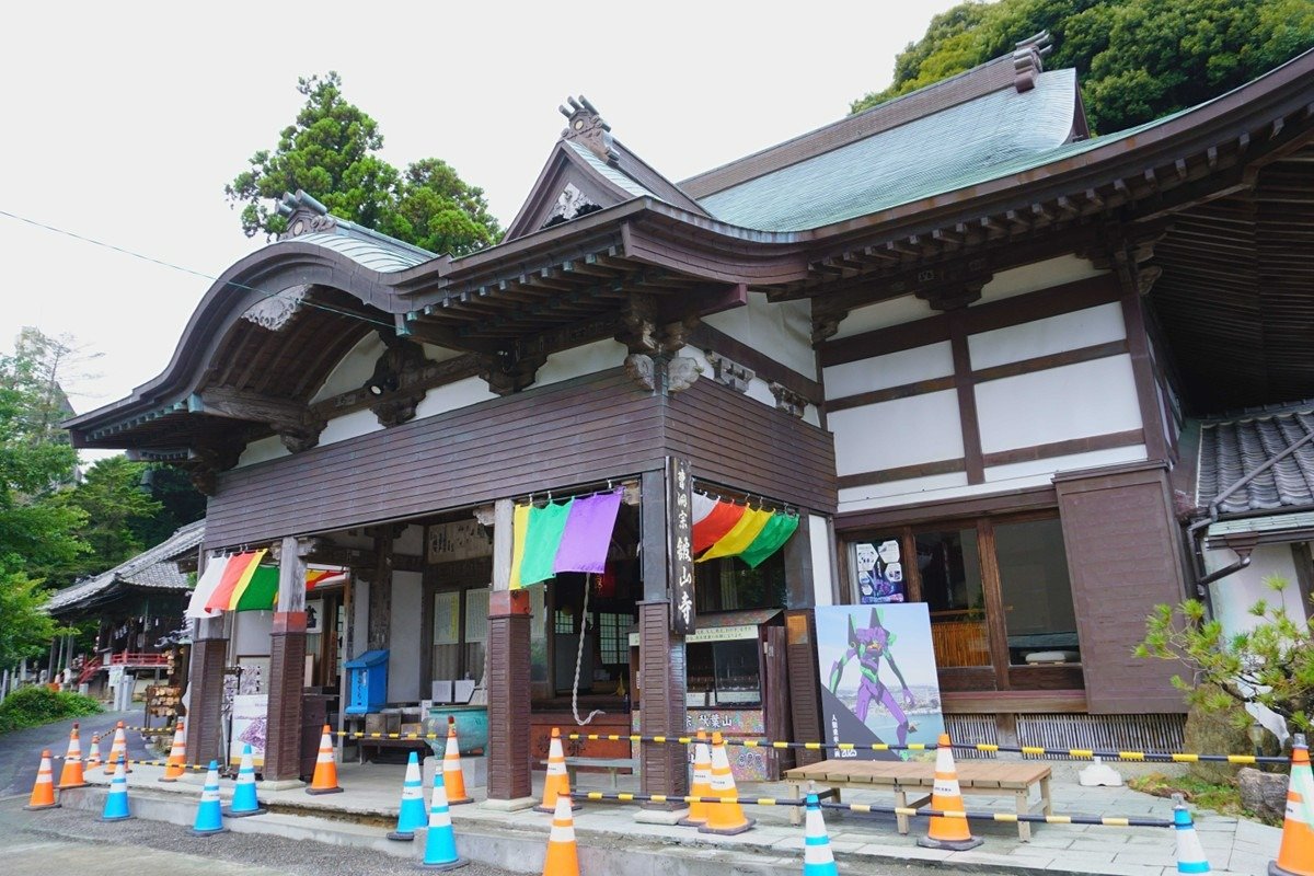 本堂には火伏の神・秋葉三尺坊も祀られています