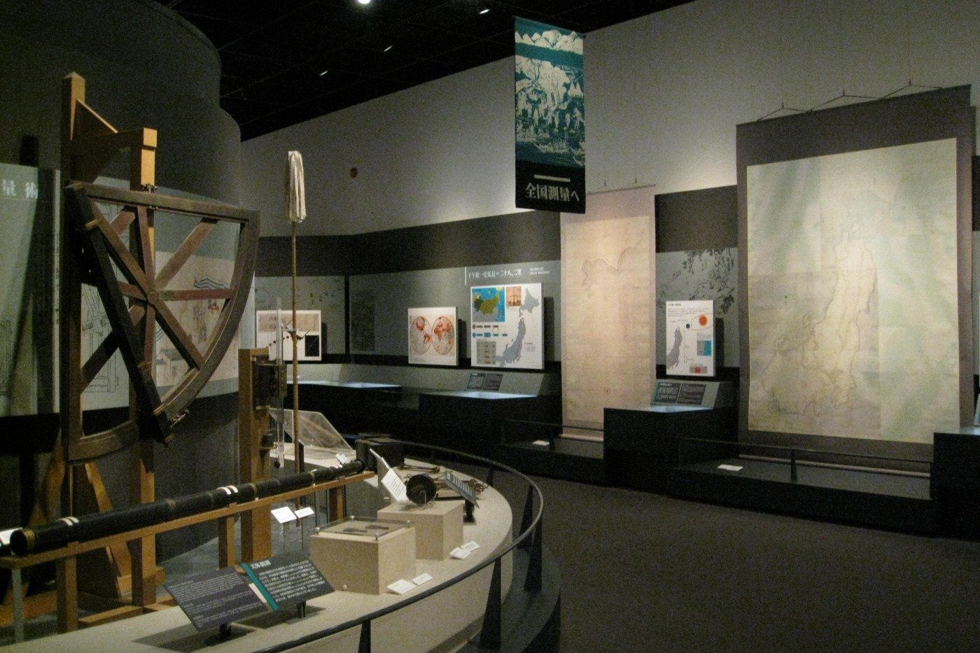 記念館では毎週土・日曜に常設展示の「解説ツアー」もあります