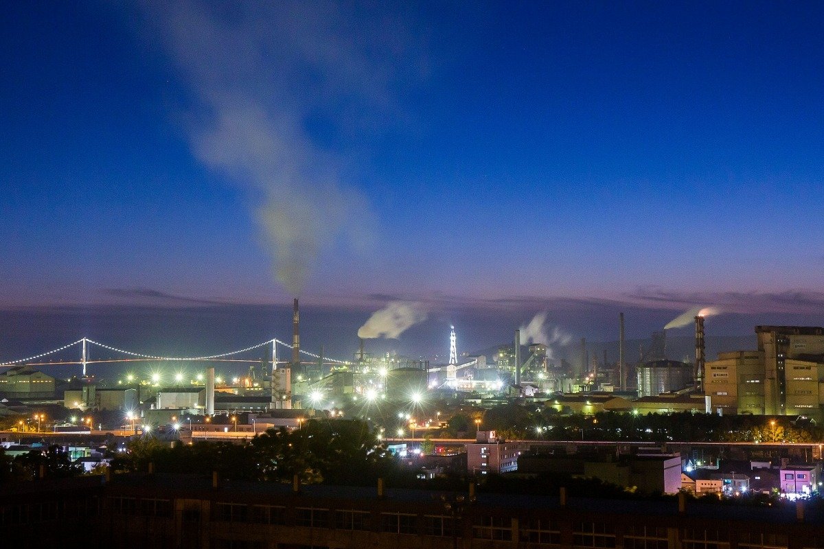 潮見公園展望台から眺める迫力ある工場夜景