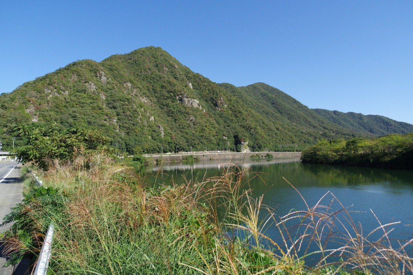 天神山。その裾野を片鉄ロマン街道は辿っていきます