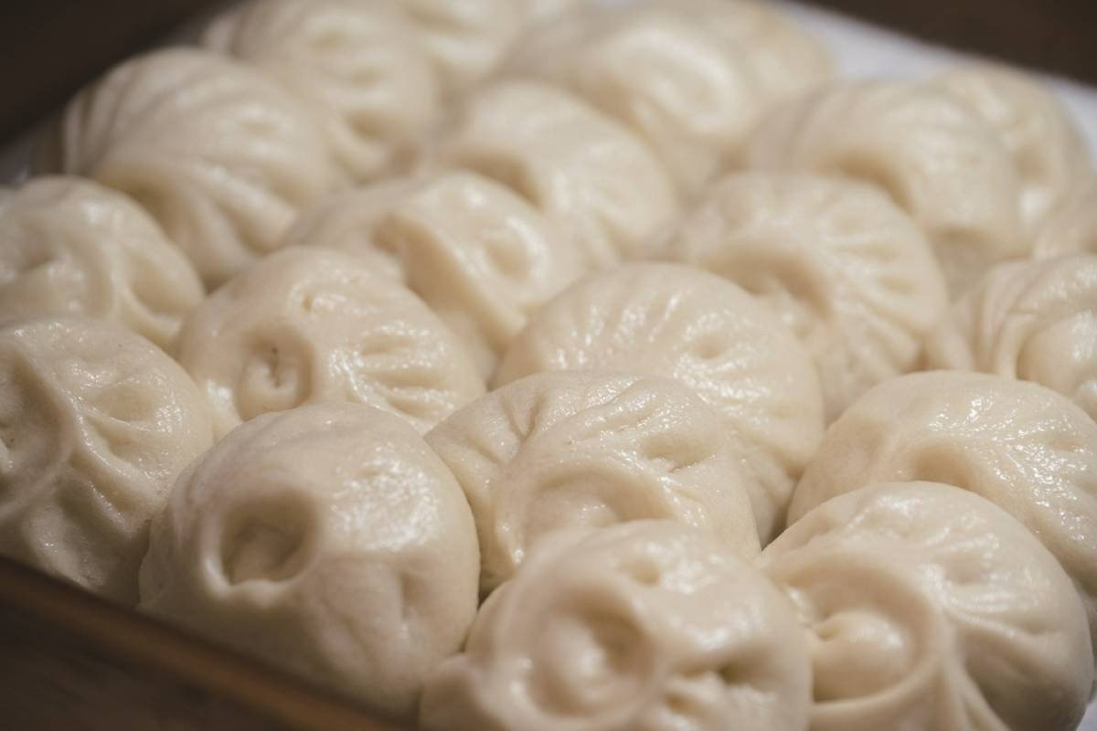 蒸したては格別の味。冷凍も販売しているのでおみやげにいかが