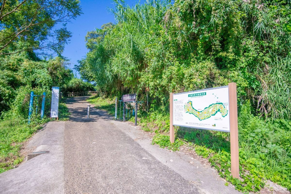 ゴールの東側公園出入口に到着。トイレはないので注意