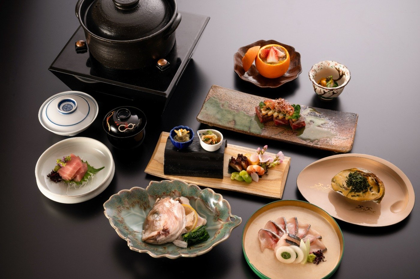 会席1万3310円～。季節により内容は異なります