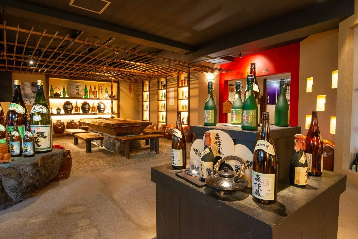 鹿児島県内の焼酎や日本酒が揃う「焼酎道場」