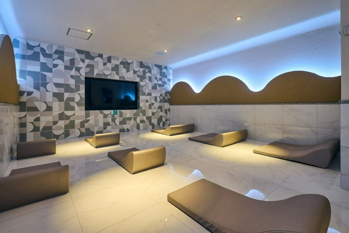 オンドルでは寝てもOK、本を読んでもOKです