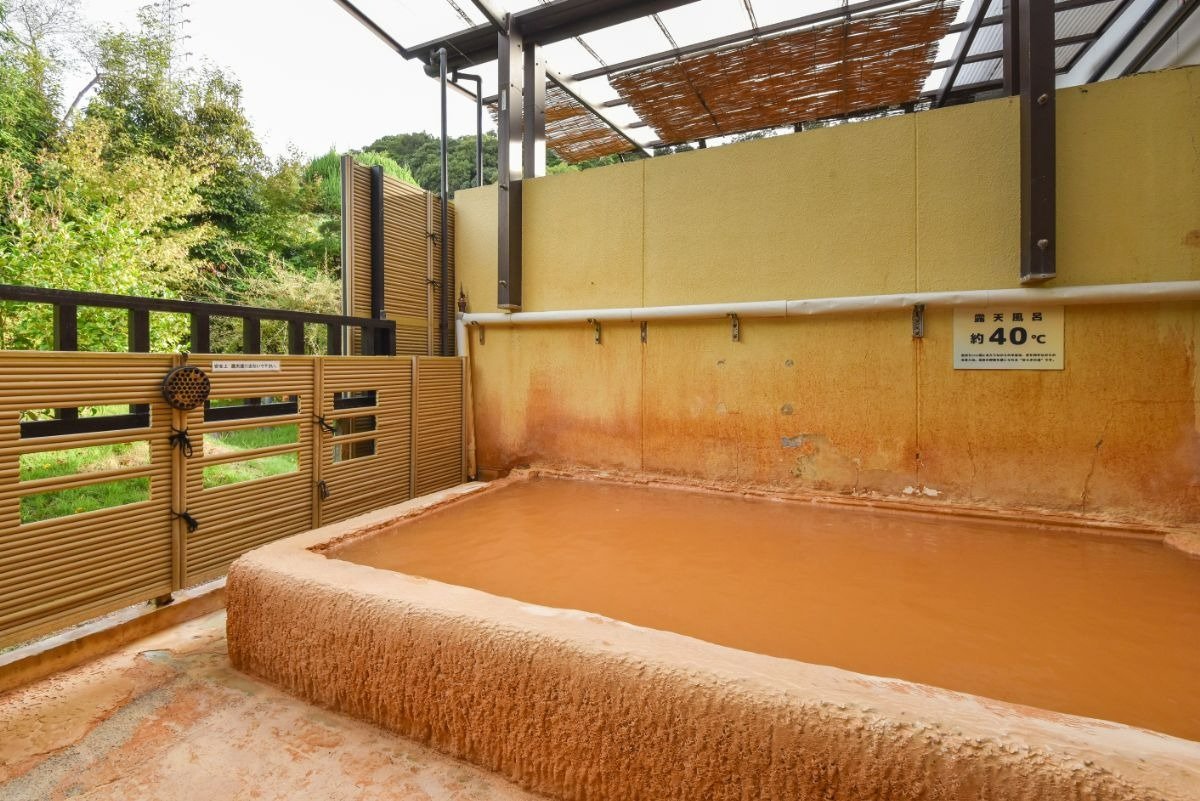 外気浴も気持ちいい露天風呂