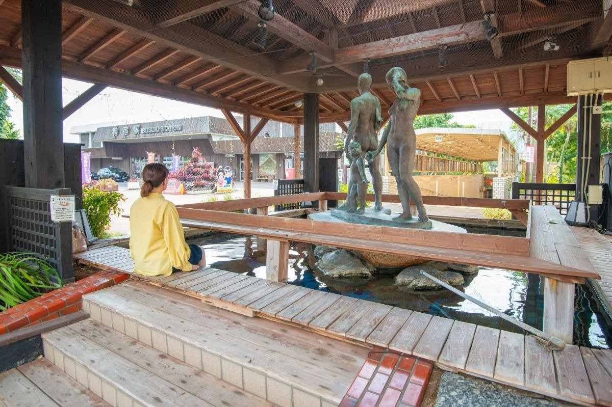 営業時間は8時頃〜JR最終便到着前後まで