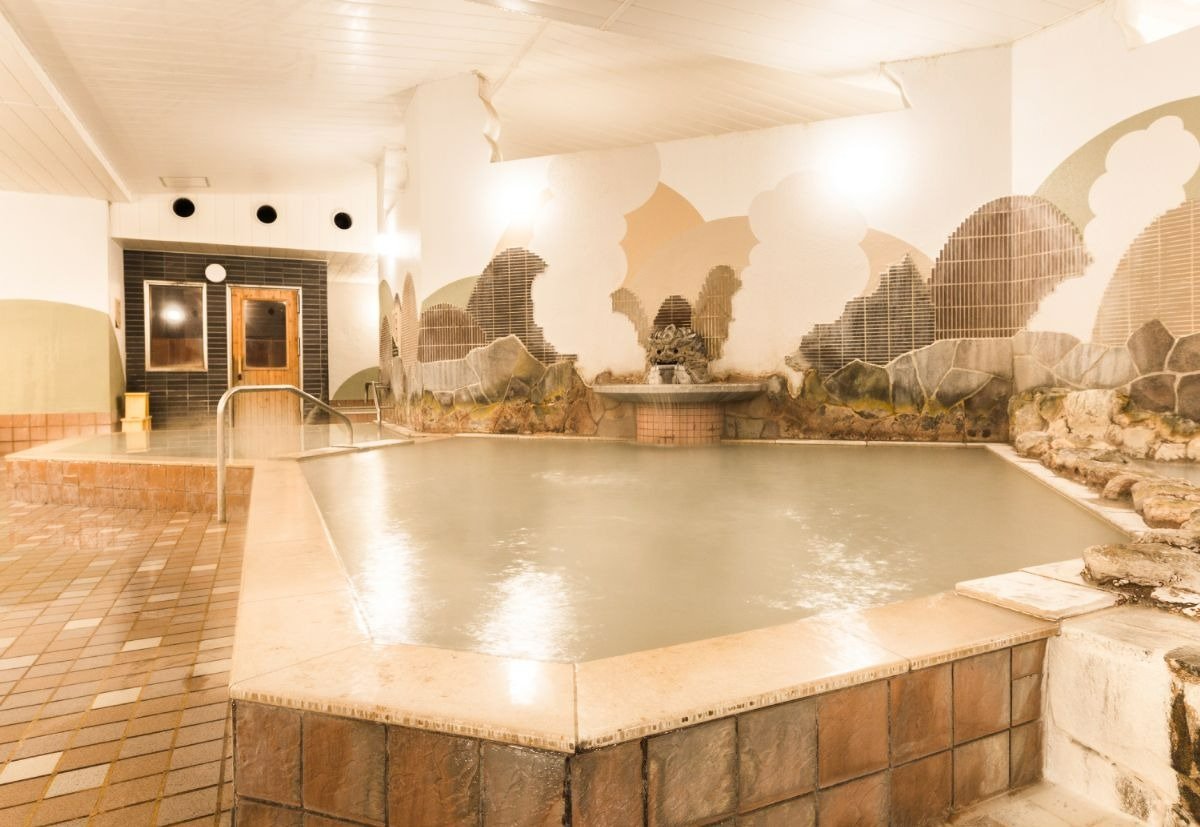 一号乙泉は登別で一般的な硫黄（いおう）成分が強めの湯