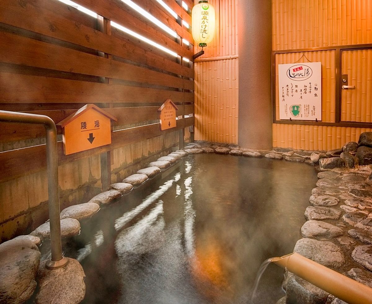 旅の疲れもほぐれる「若返りしびれ湯」