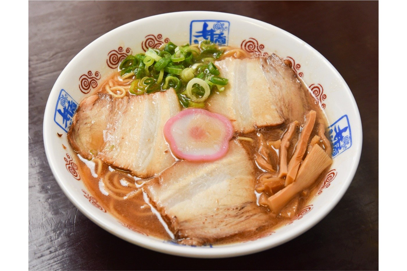 「中華そば」880円。大盛りは980円