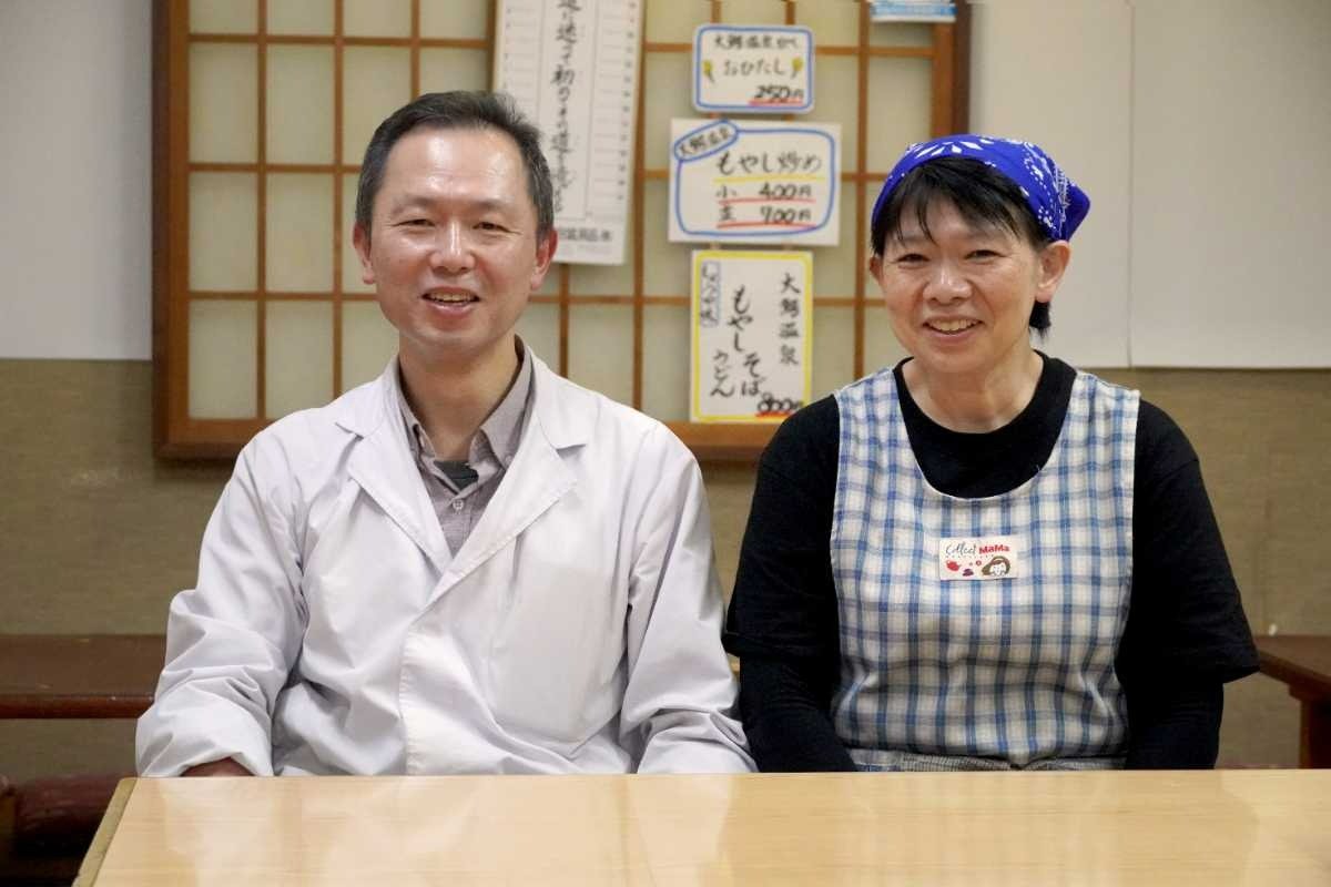 四代目の佐々木仁志さんと優美子さん