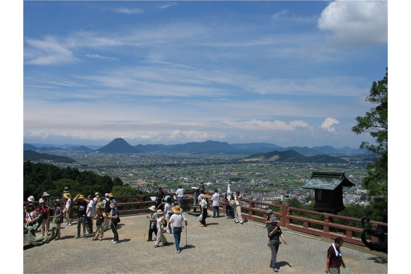 瀬戸内海を航行する船からも目印となったため「海の守護神」に