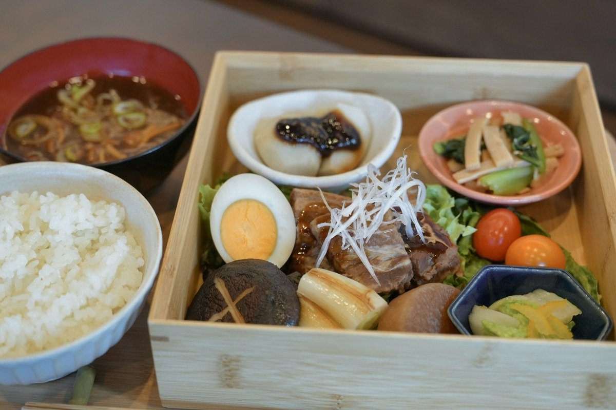 カフェのランチ「季節の若竹重」2200円