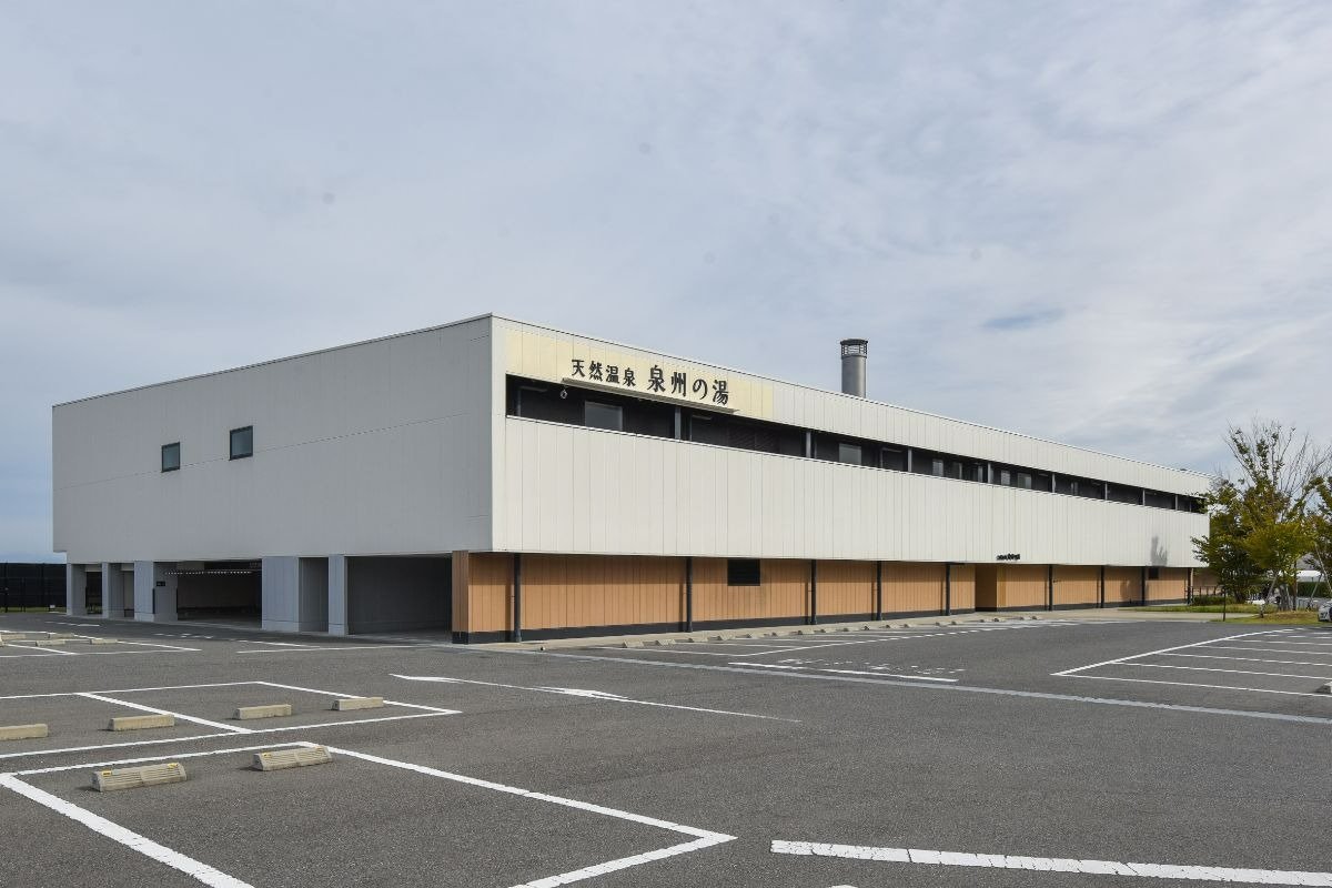 海辺にたたずむ温泉リゾート施設