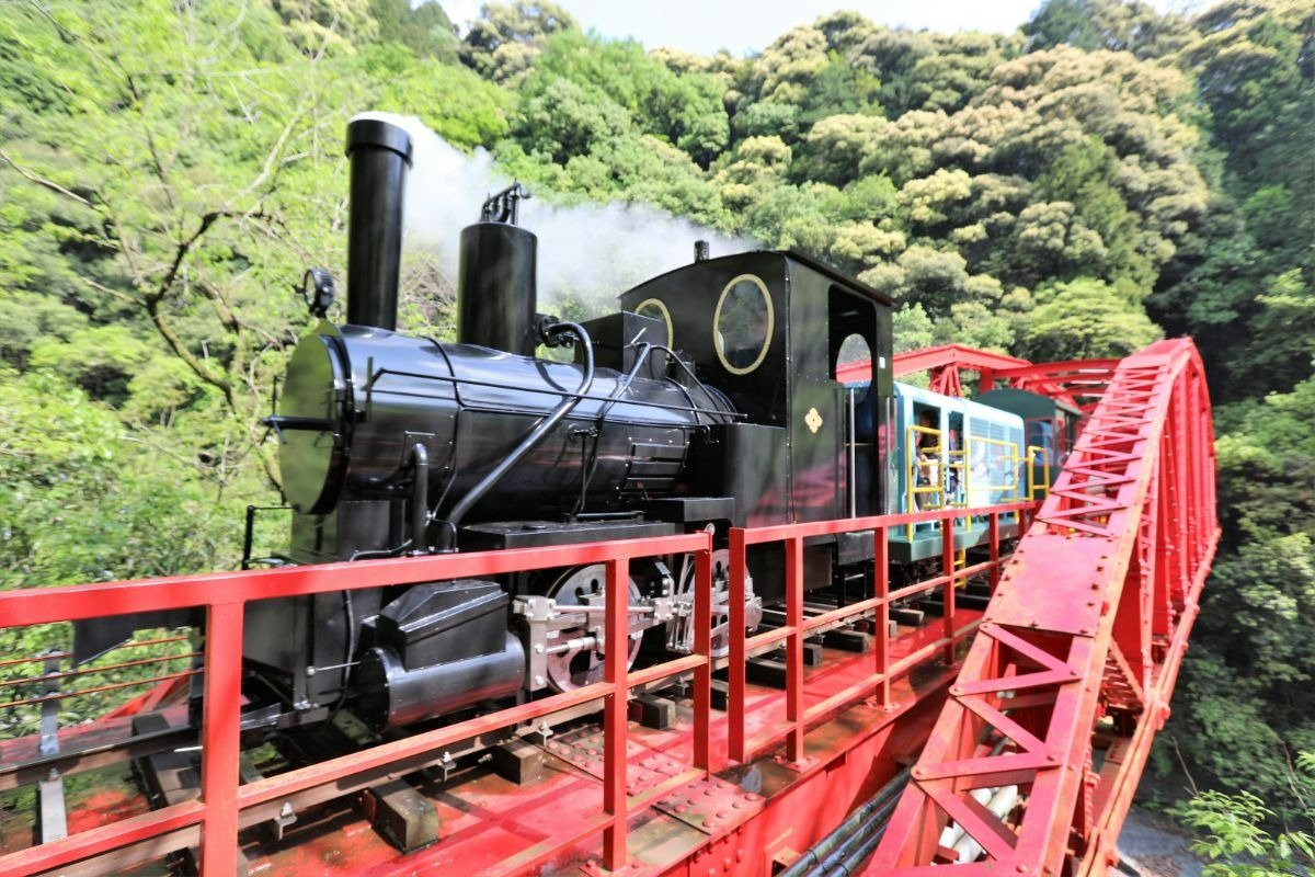 トロッコ列車乗車後、観光坑道を散策